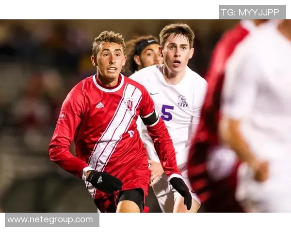 杰克深度采访足球明星揭秘他们的训练与生活背后的故事